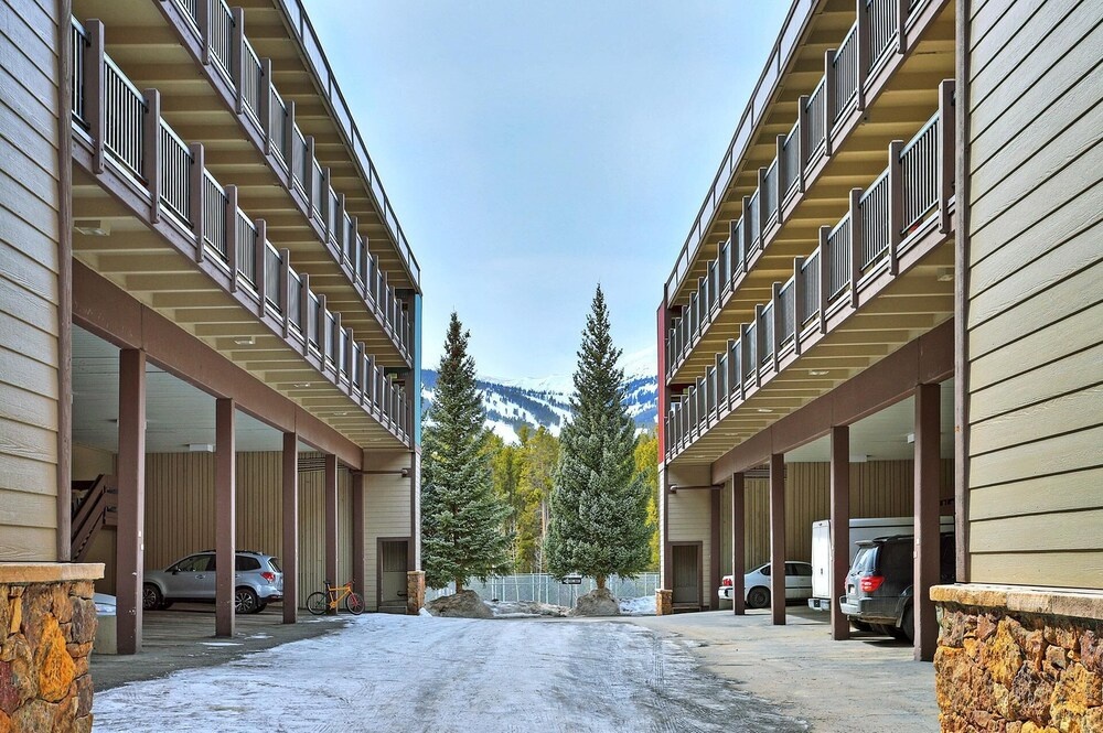 photo 1 of Ski And Racquet Club B106 2 Bedroom Condo by RedAwning