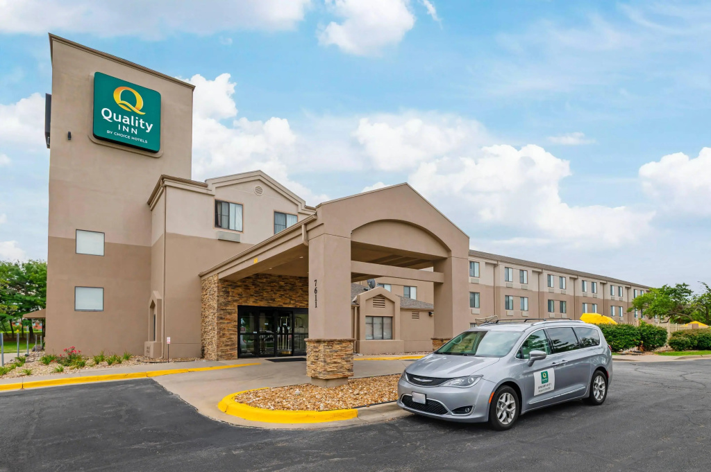 photo 1 of Quality Inn Kansas City International Airport