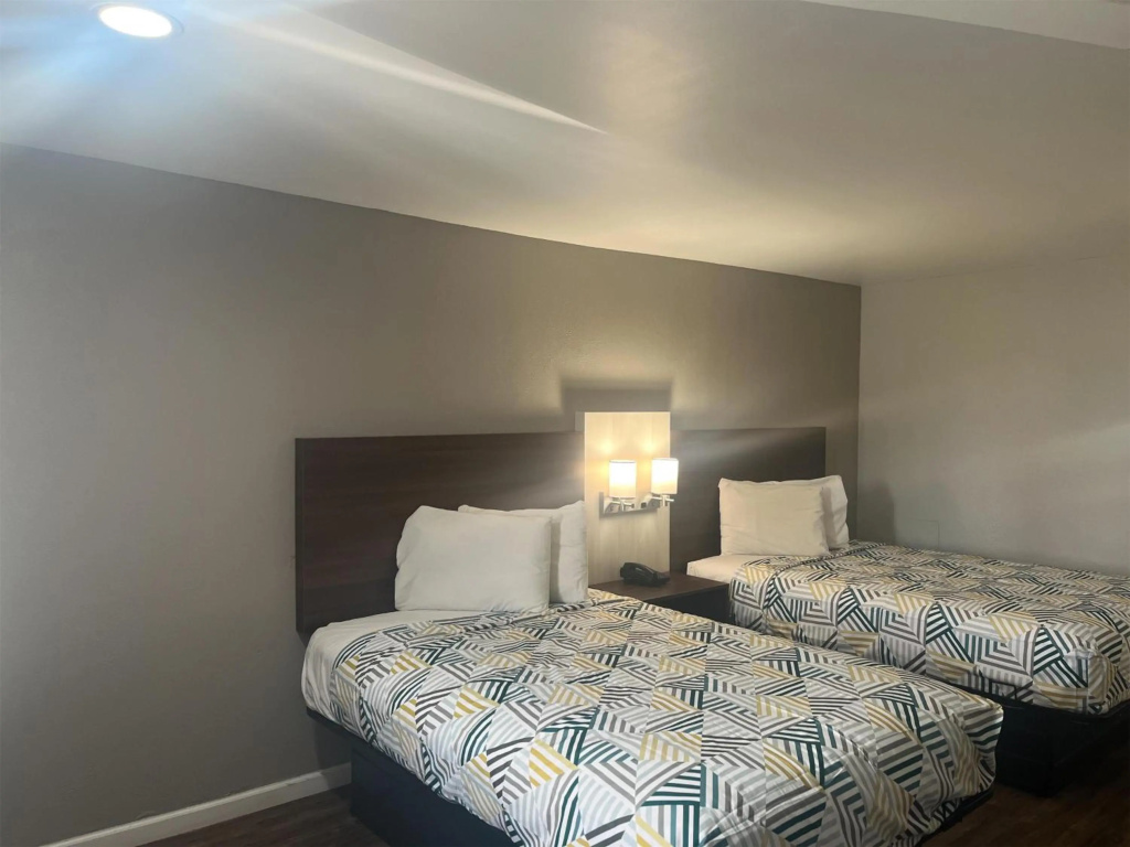 photo 1 of Motel 6 Saint George, SC – I-95