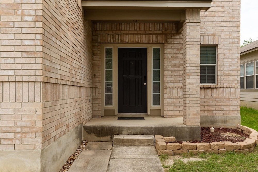 photo 1 of Spacious House BMT Six Flags Seaworld