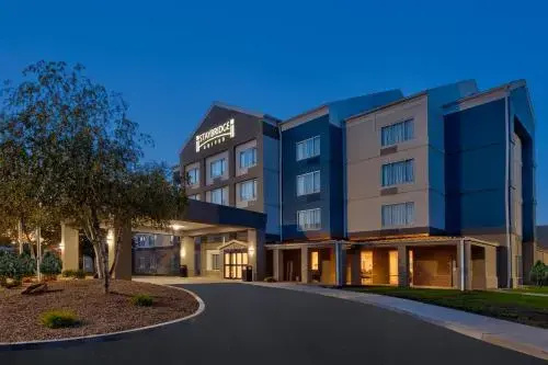 photo 1 of Staybridge Suites Pittsburgh Airport By Ihg