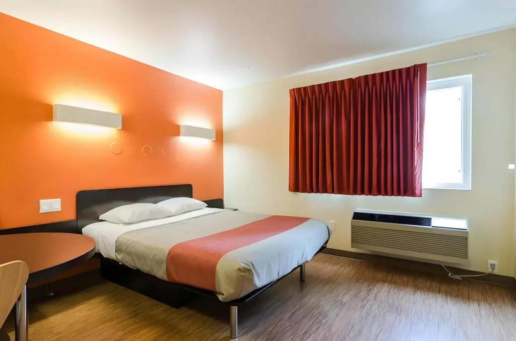 photo 1 of Studio 6 Seattle, WA – Sea-Tac Airport South