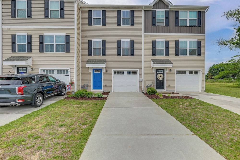 photo 1 of Sunlit Milford Townhome < 2 Mi to Riverwalk!