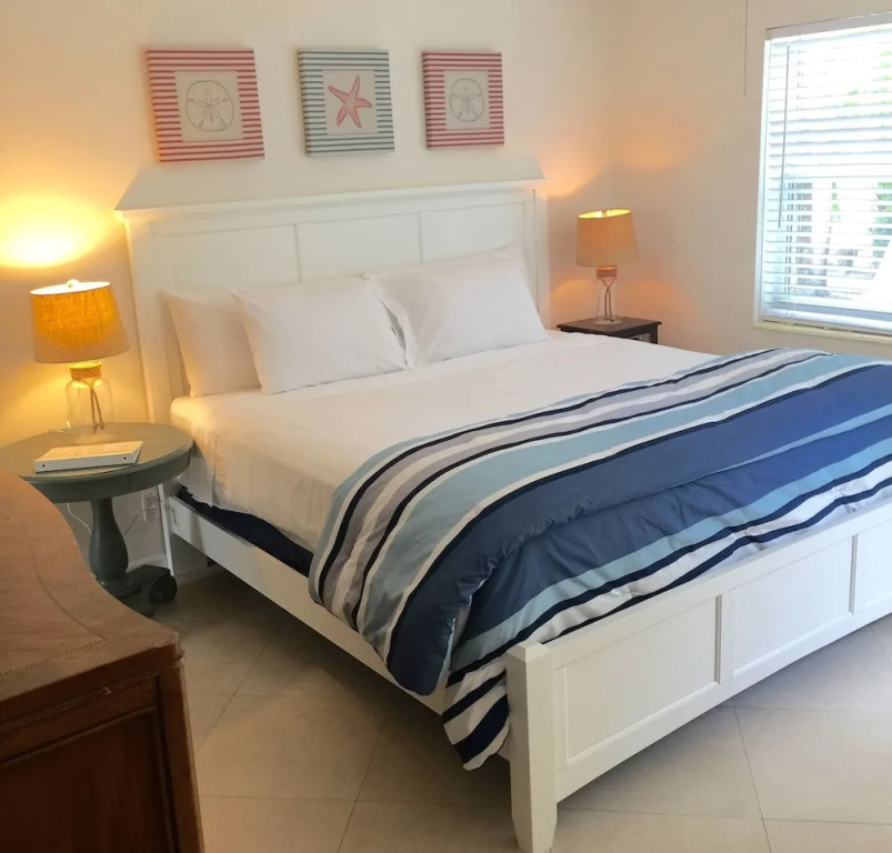 photo 1 of Sunny Shores Inn & Suites