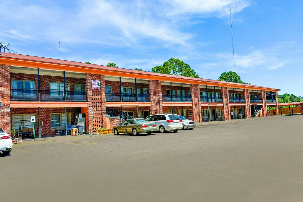 photo 1 of Sunrise Inn By OYO Albany