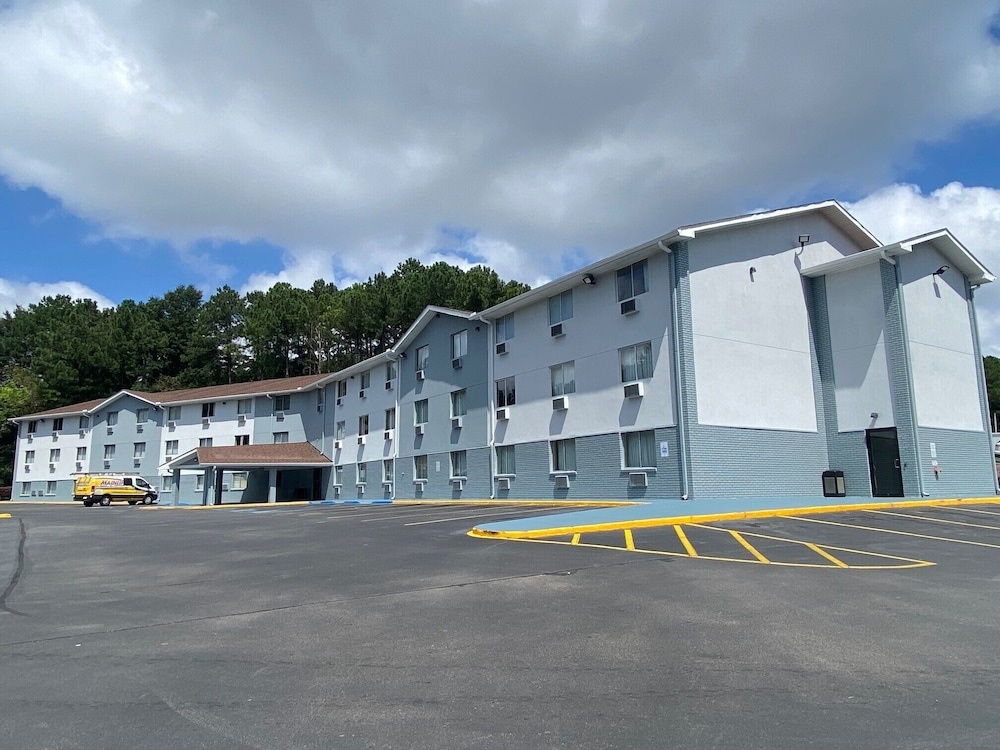 photo 1 of Super 8 Homewood Birmingham Area