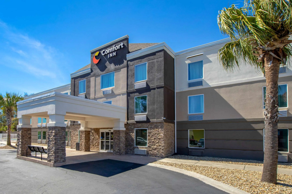 photo 1 of Comfort Inn N Myrtle Beach Barefoot Landing