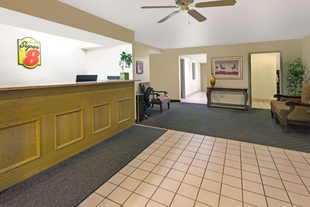 photo 1 of Super 8 by Wyndham Windsor