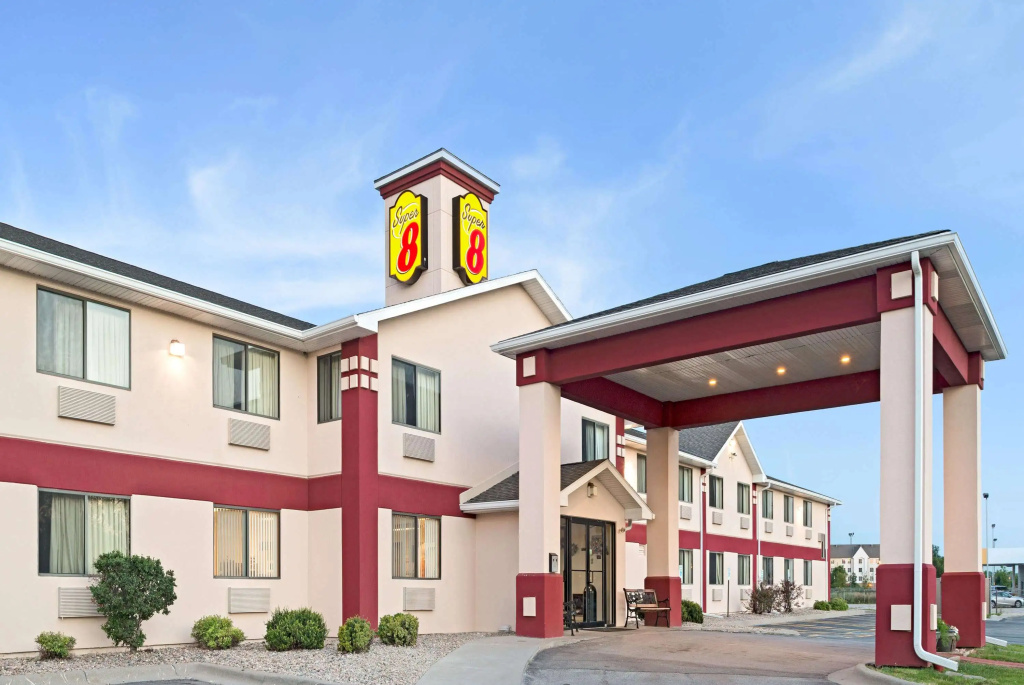 photo 1 of Super 8 by Wyndham Omaha Eppley Airport/Carter Lake