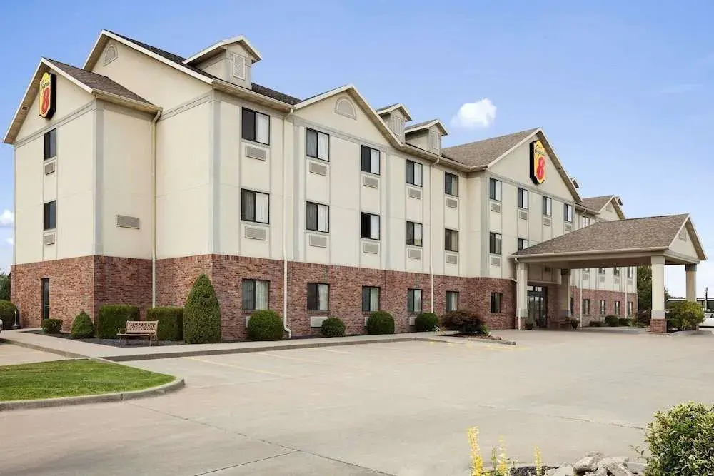 photo 1 of Super 8 Perryville