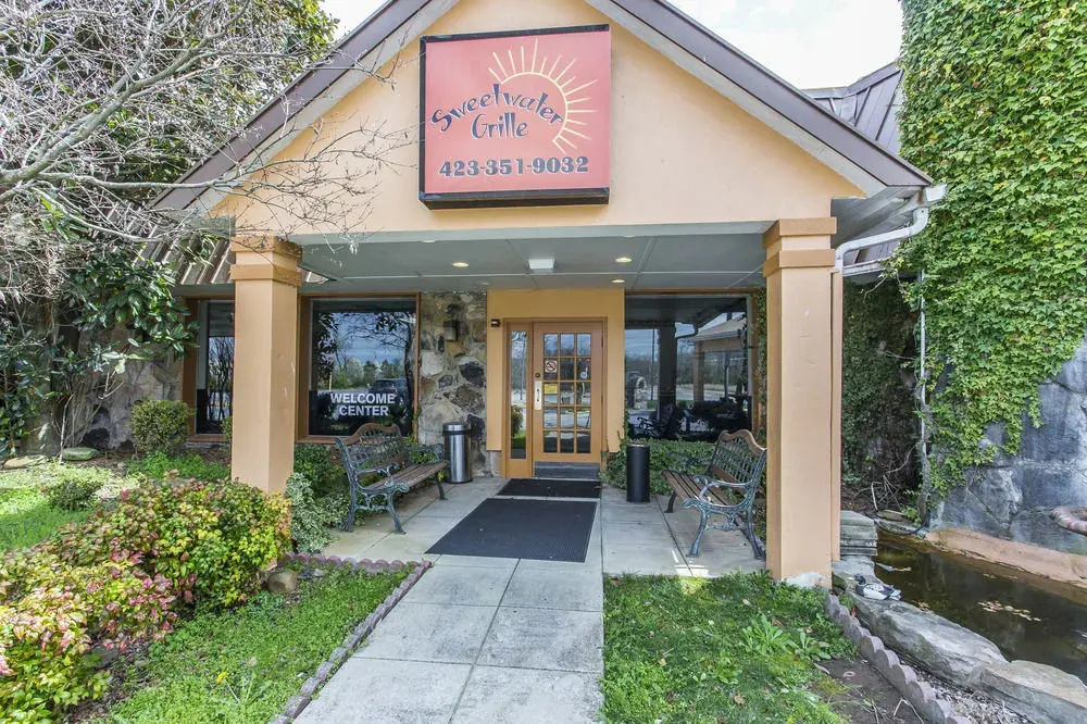 photo 1 of OYO Hotel Sweetwater TN West