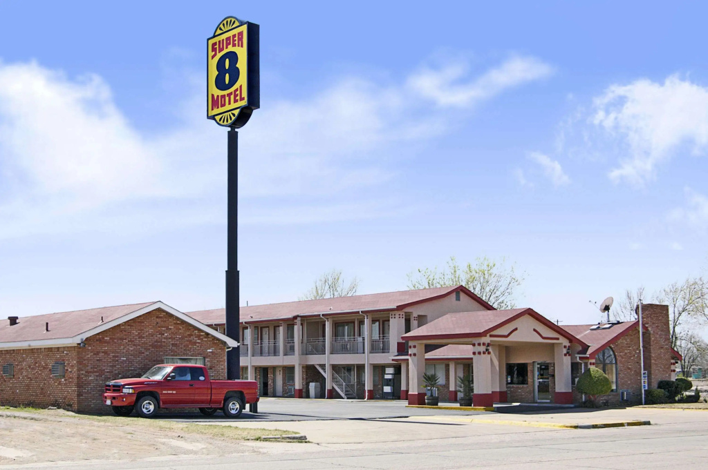 photo 1 of Super 8 By Wyndham Vernon