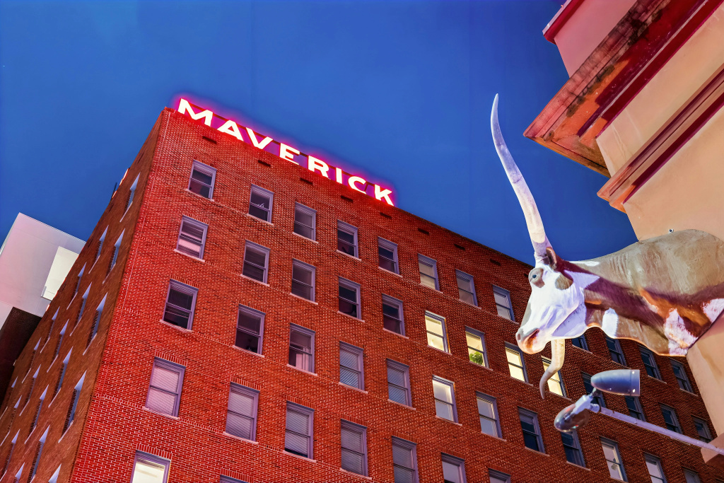 photo 1 of The Maverick, powered by Placemakr - River Walk