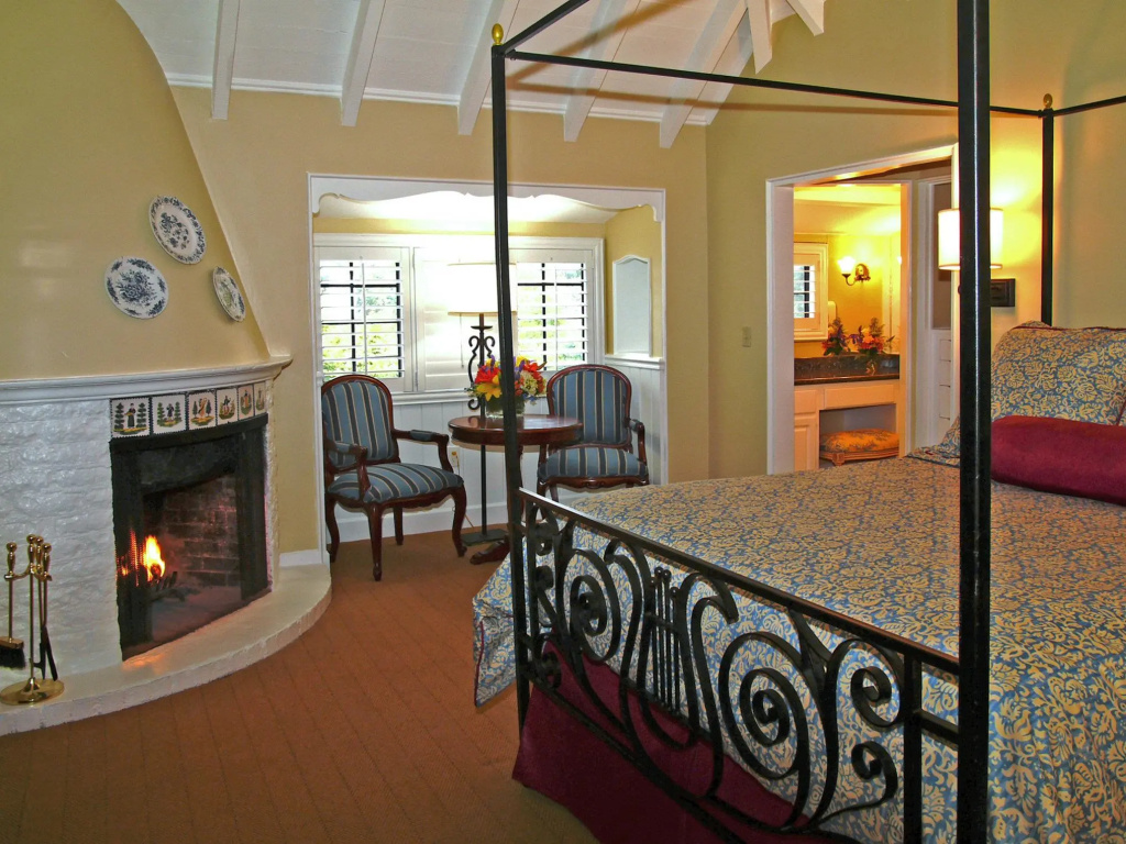 photo 1 of Normandy Inn