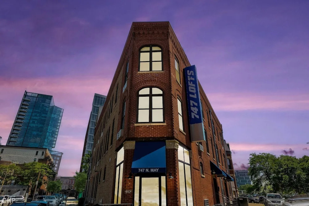 photo 1 of River West, Third Floor Chicago by 747 Lofts