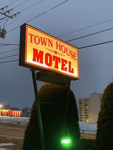photo 1 of Town House Motel