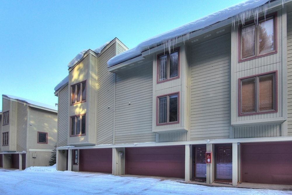 photo 1 of Trappeur 3 2 Br condo by RedAwning