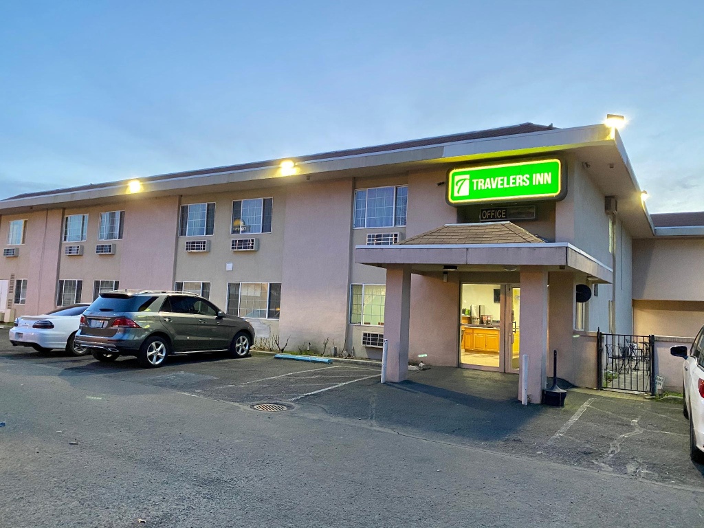 photo 1 of Travelers Inn Medford