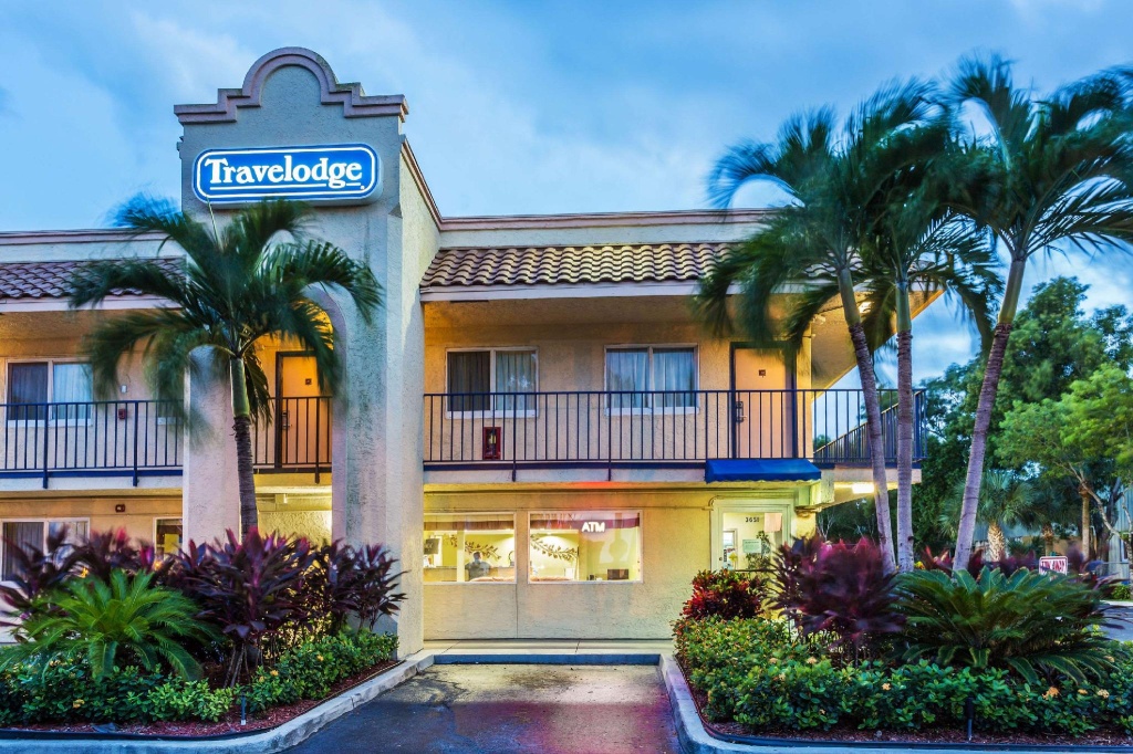 photo 1 of Motel 6 Riviera Beach, FL