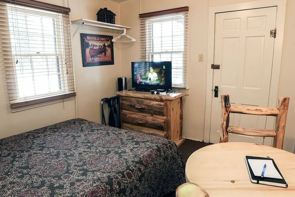 photo 1 of Triple R Cottages: 7 1 Bedroom Cabin
