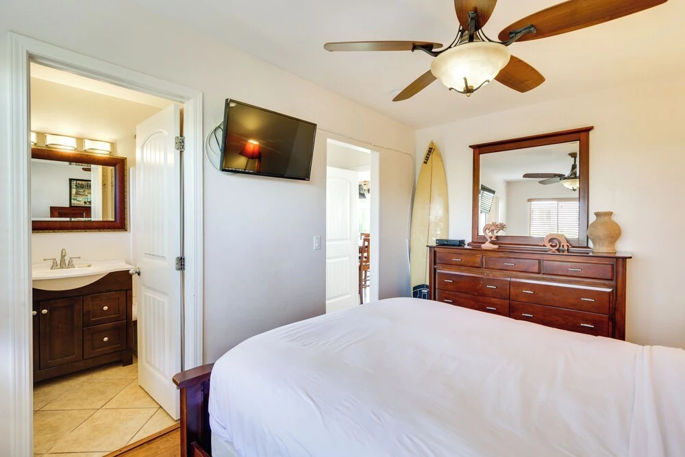 photo 1 of Tropical Oceanside Home w/ Deck, Walk to Beach