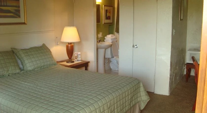 photo 1 of Tropicana Motel