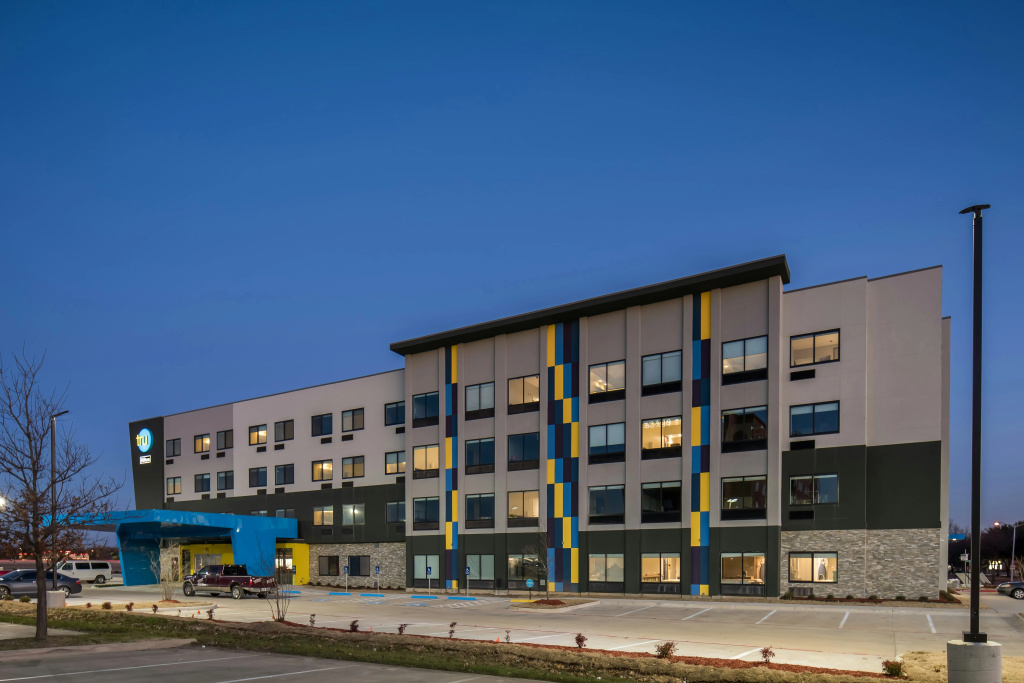photo 1 of Tru by Hilton Garland Richardson