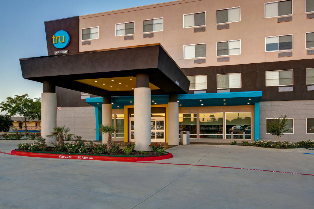 photo 1 of Tru by Hilton Grand Prairie