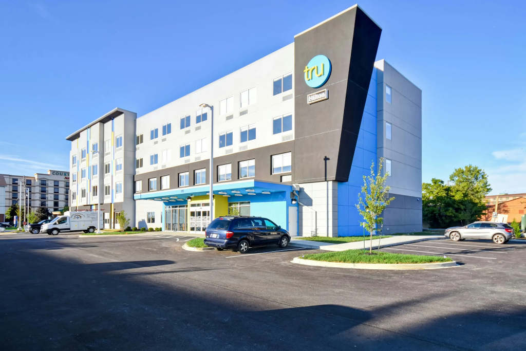 photo 1 of Tru by Hilton Louisville Airport