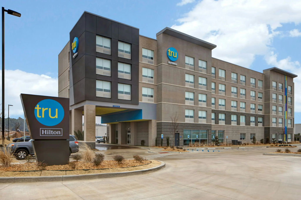photo 1 of Tru by Hilton Oxford