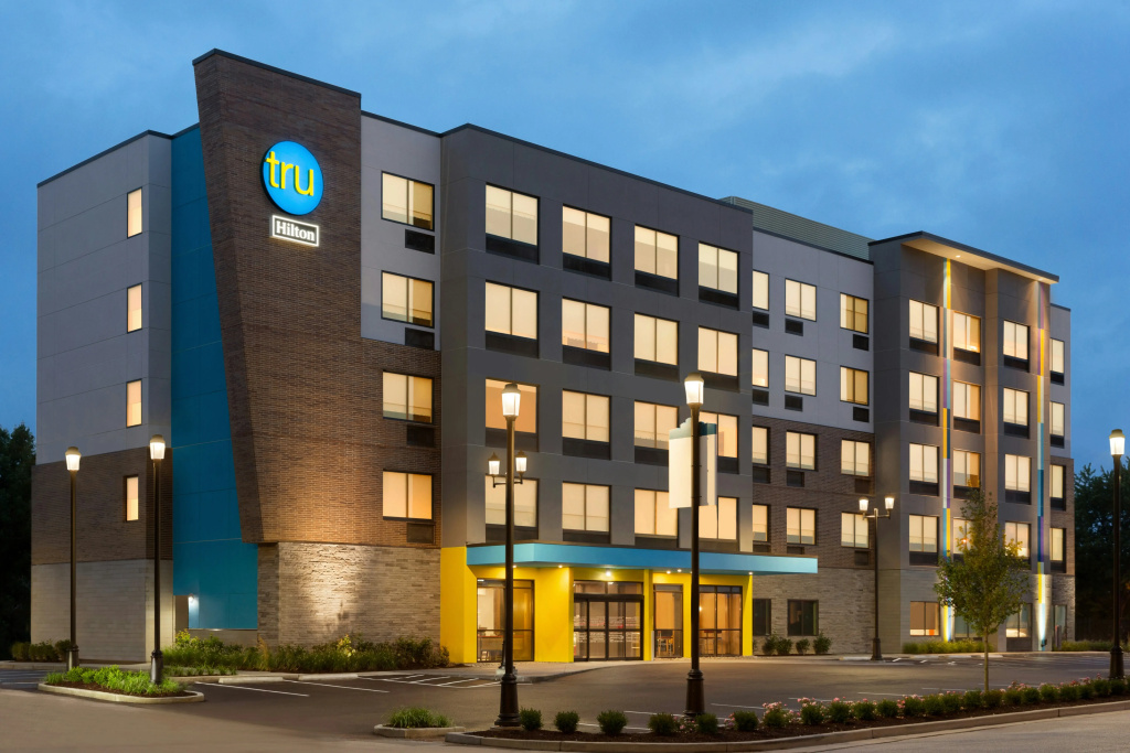 photo 1 of Tru by Hilton St. Charles St. Louis, MO