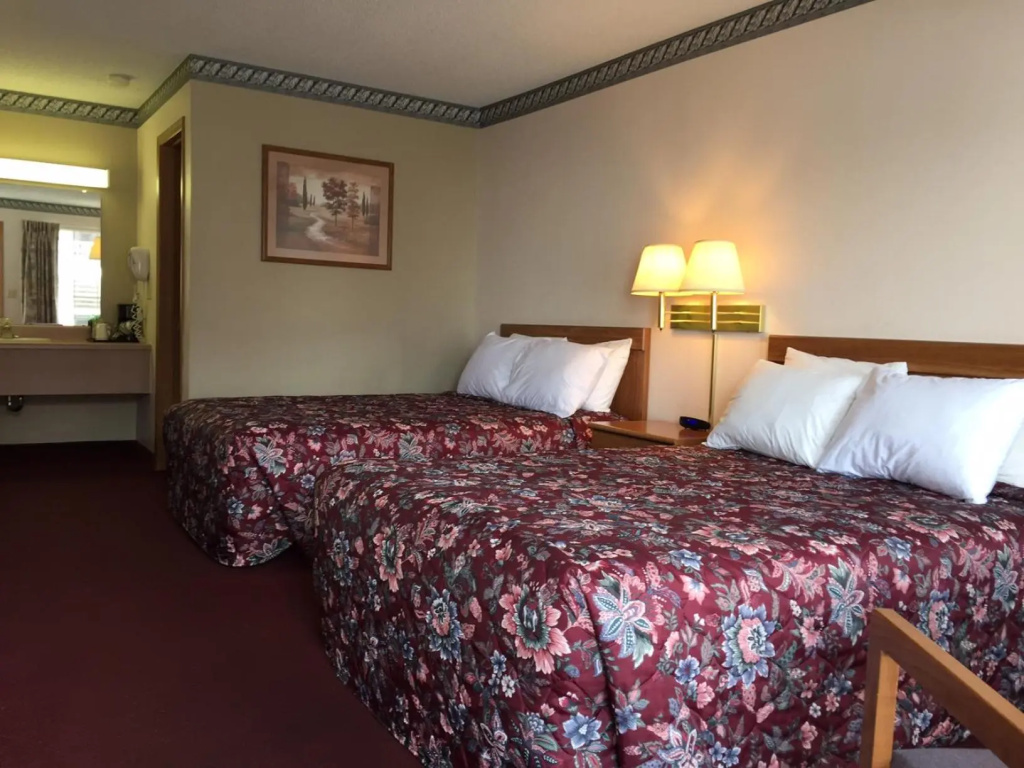 photo 1 of Twelve Oaks Inn
