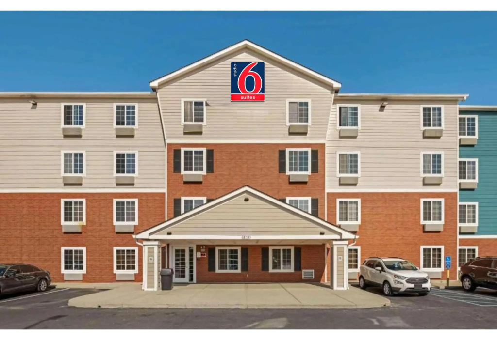 photo 1 of Studio 6 Extended Stay Cincinnati Sharonville OH