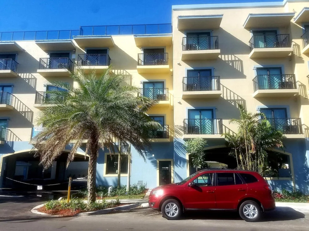photo 1 of Vistalmar Queen Deluxe - One Bedroom Apartment