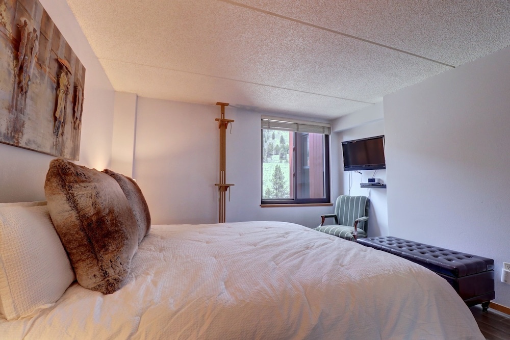 photo 1 of Vs348 Village Square 1 Br 1 Ba 1 Bedroom Condo by RedAwning