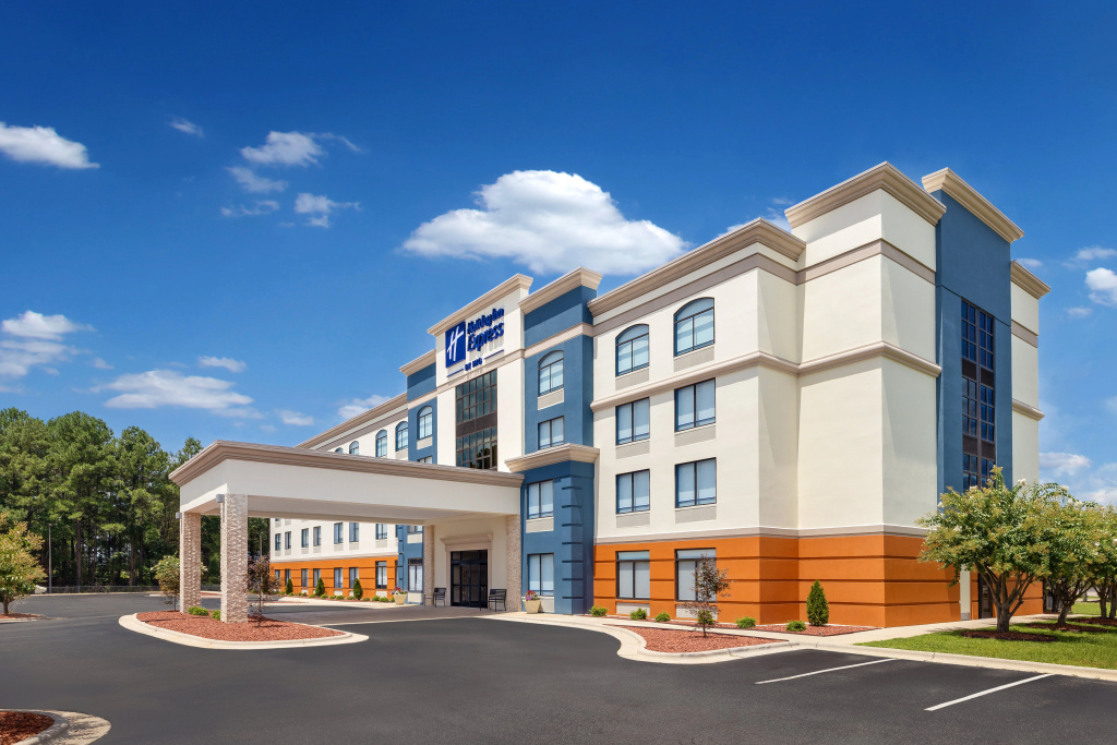 photo 1 of Holiday Inn Express Fayetteville – Fort Bragg by IHG