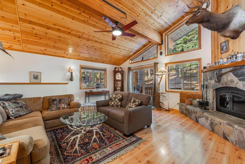 photo 1 of Wolf's Lair by Avantstay Swiss Chalet w/ Private Hot Tub & Access to Northstar Resort Community