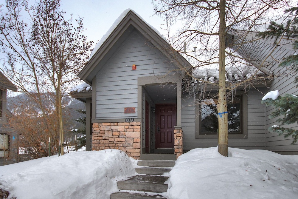 photo 1 of Private Home With A Beautiful Mountain Vista - Woods24 by RedAwning