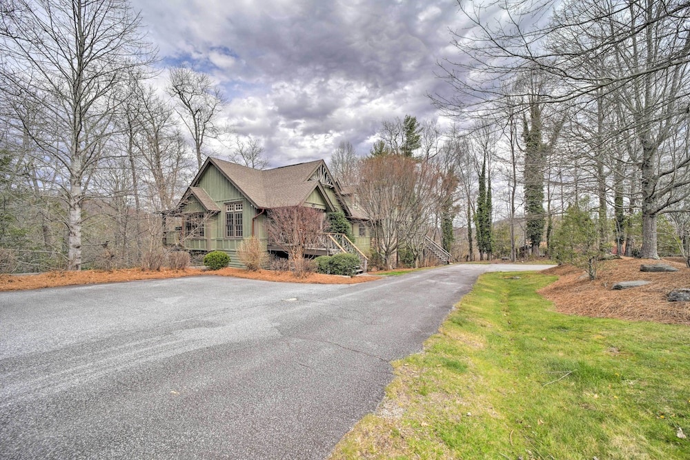 photo 1 of Woodsy Smoky Mtn Hideaway w/ Grill & Views!