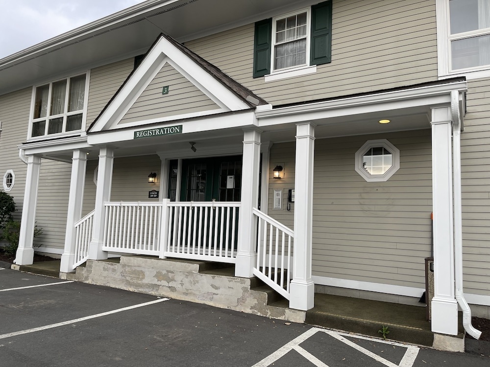 photo 1 of The Central Downtown Inn & Suites