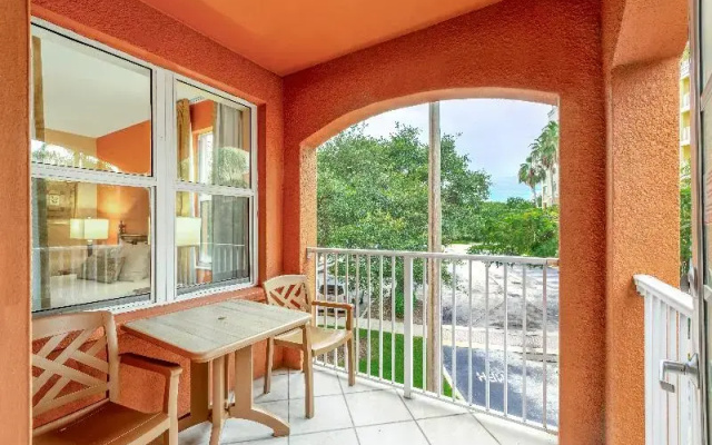 Standard Twin room with balcony