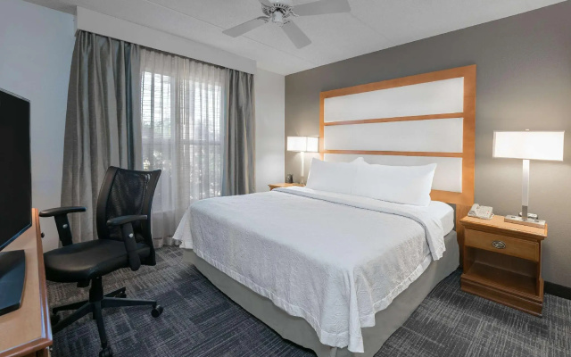NONSMOKING Double ACCESSIBLE Suite