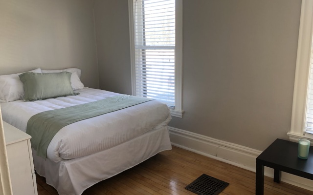4 Bedrooms Standard Family room