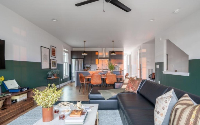 4 Bedrooms Cottage