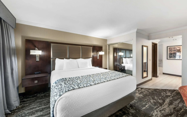 2 Bedrooms Double Suite