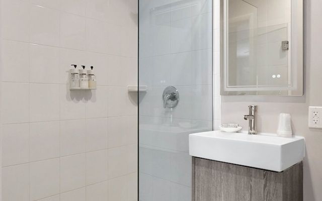 Standard Double room with city view