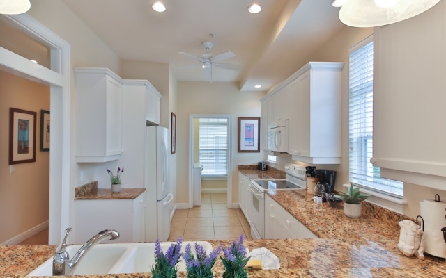 1 Bedroom Deluxe room with partial view