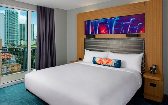 High Floor Double Suite with balcony and with city view