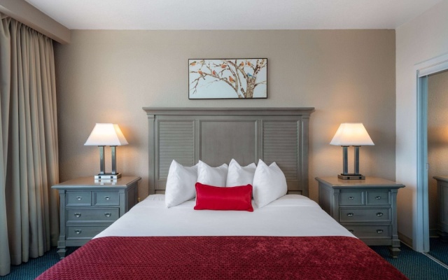 Deluxe Tower Double Suite