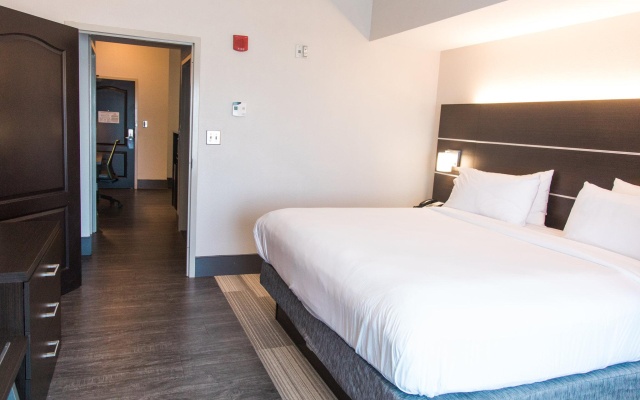 2 Bedrooms Double Suite